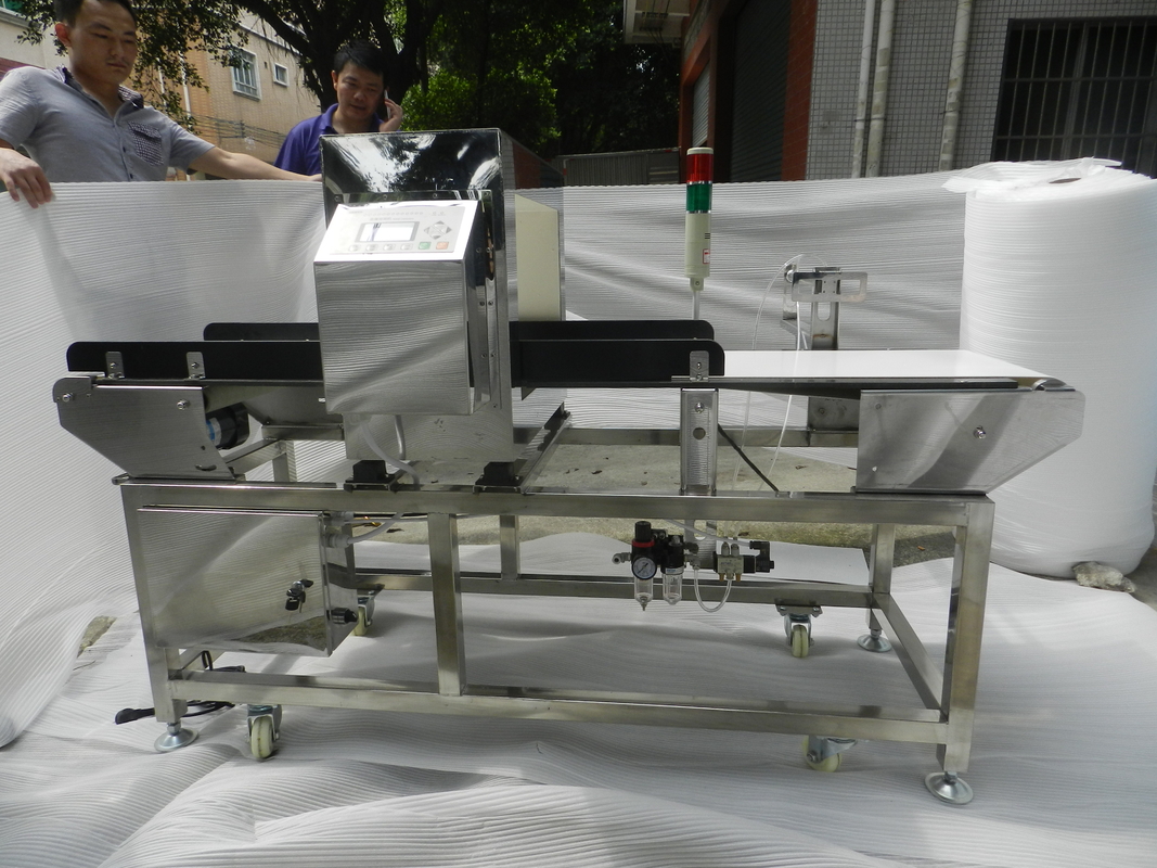 Atuo Belt Conveyor Metal Detectors High Sensitive For Plastic Industrial
